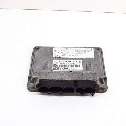 VOLKSWAGEN FOX Motorsteuergerät ECU 03D906023B 5WP4080004 1,00 P 53 kW 2009