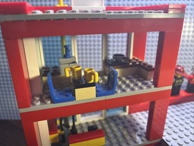 LEGO #60004 City - Fire Station (2013) 98% Complete No manual or box, READ