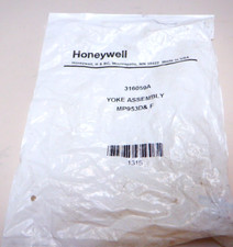 Honeywell 316059A Yoke Assembly