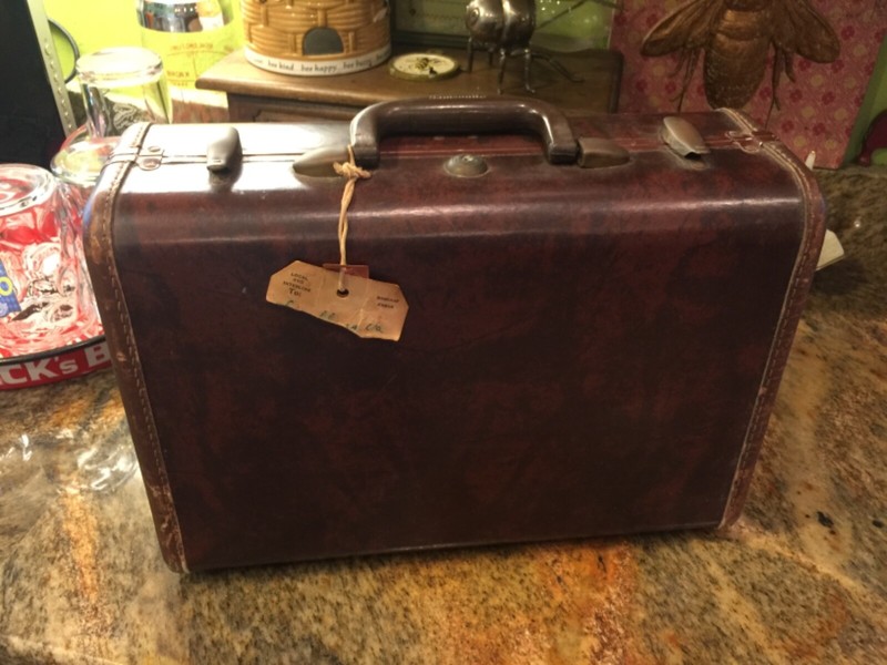Samsonite Luggage Train Case Small Suitcase 15x10x7 Shwayder Bros Greyhound tag