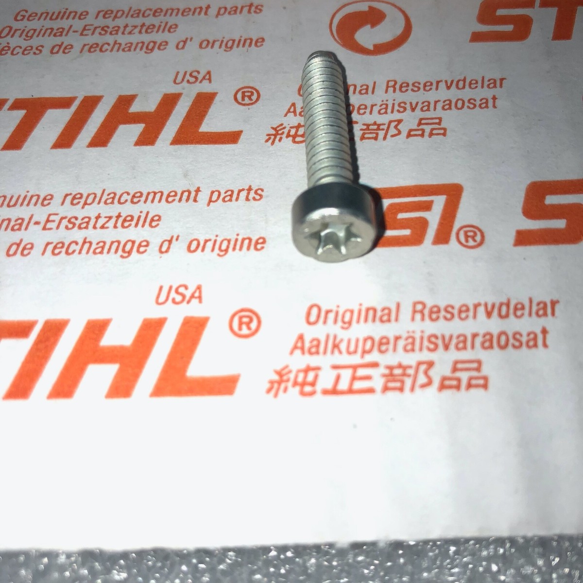 1- STIHL HANDLE / RECOIL SCREW 9075 478 4155 MS250 MS390 ms290
