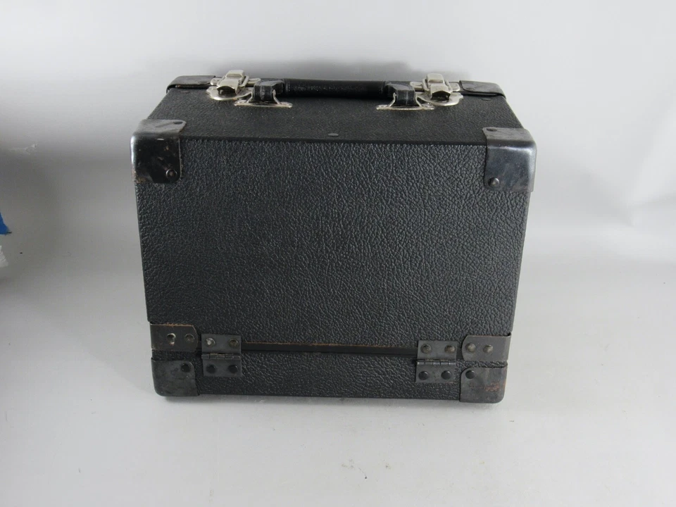 Japonesque Makeup Case With Accordian Tiered Trays - Image 3 of 4