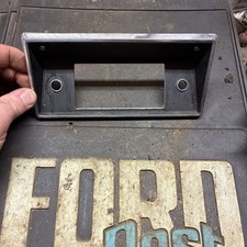1968-1972 Ford Truck F100 Radio Bezel Trim F250 68 69 70 71 72 C8ta 18842-a