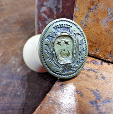 MASSIF  SCEAU SCULPTE  DE COLLECTION   MATRICE  AVEC ARMOIRIES ET COURONNE