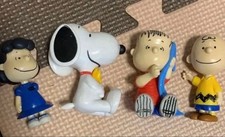 Lotto set senza marchio Peanuts Figure Snoopy Charlie Brown Lucy Linus