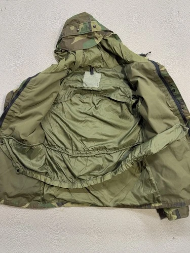Vintage92 US Army ECWCS Parka  Mens Small Reg. Woodland Camo Gore-Tex Military image 2