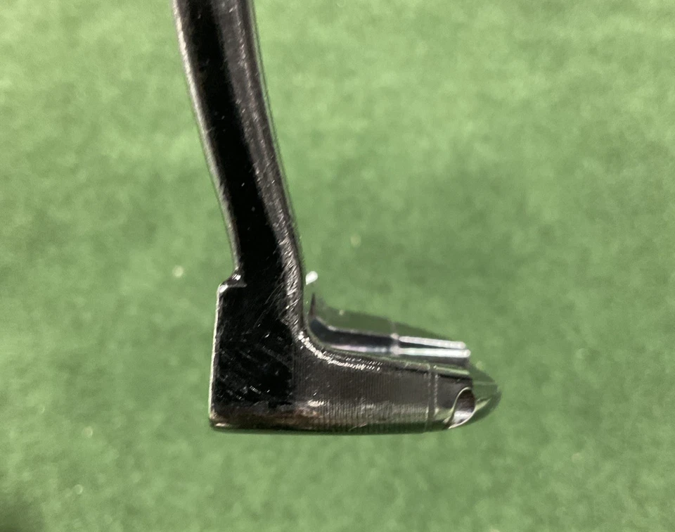 Odyssey Golf Black Series 9 35" Right-Hand Mid-Mallet Putter KARMA 10.5" Putter - Image 3 of 4