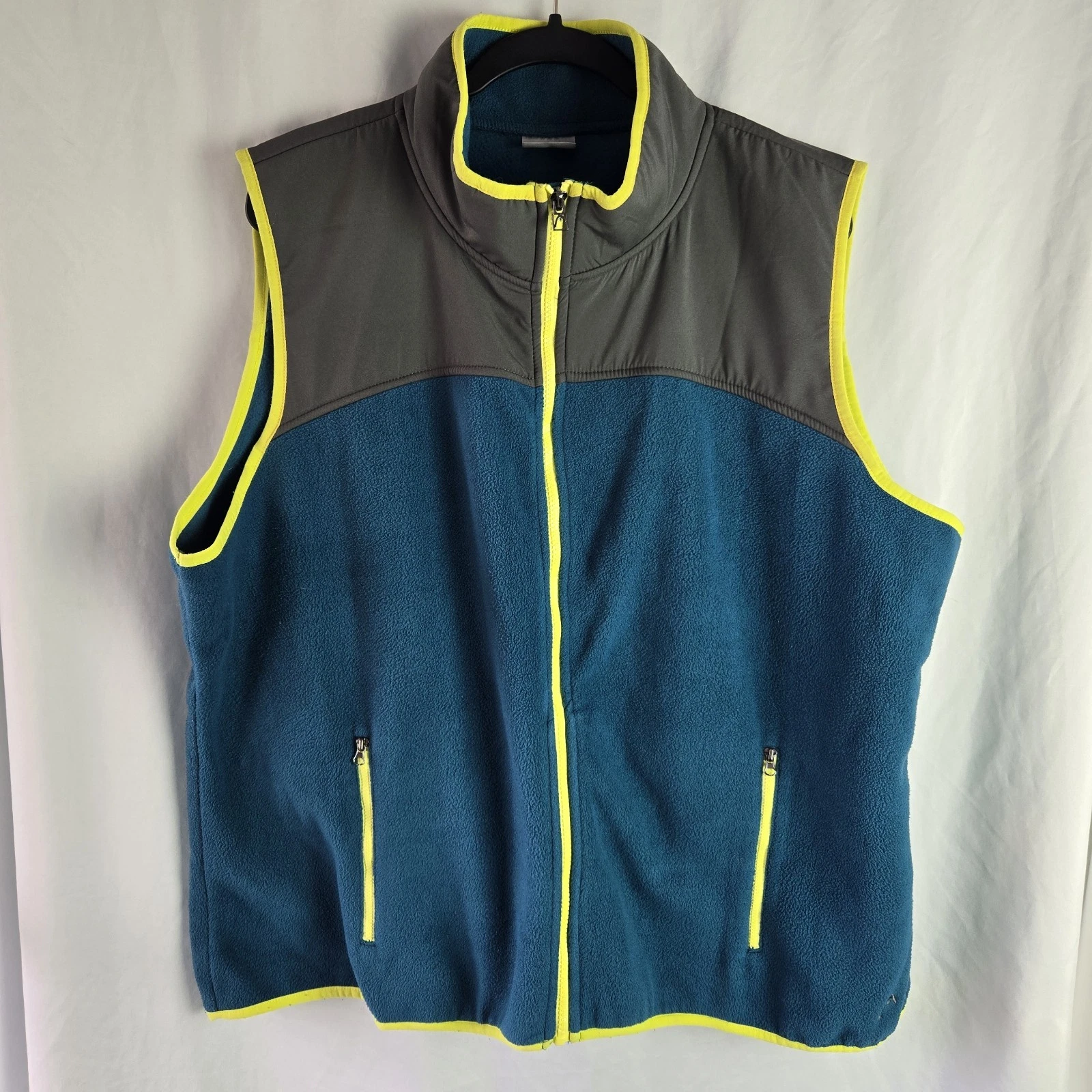 HEAD Fleece Vest Women 2X Zip Pockets Athleisure Ski Snow Sports Colorblock Cozy
Opens in a new wind