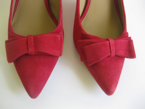 Scarpe in pelle scamosciata Ann Taylor Raspberry Pump punta fiocco ...