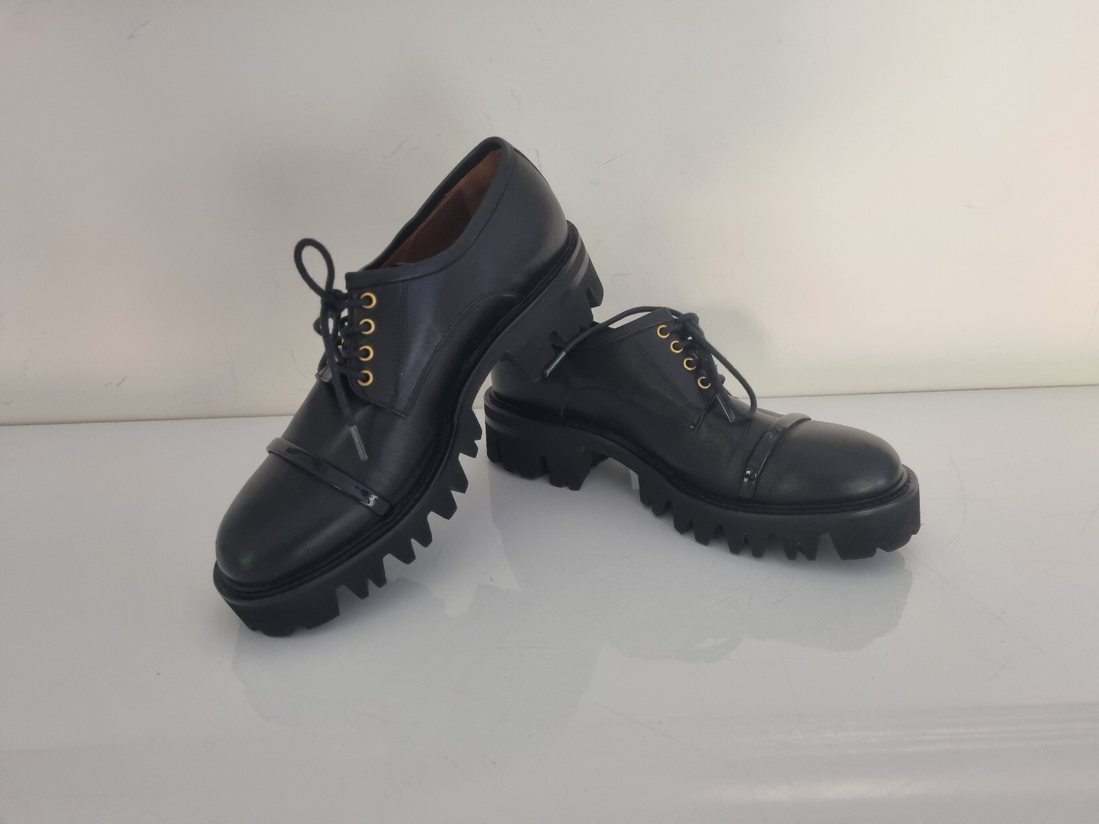 SAOLA Molone Souliers donna suola grossa pelle nera scarpe da derby UK 4 PEZZI £586