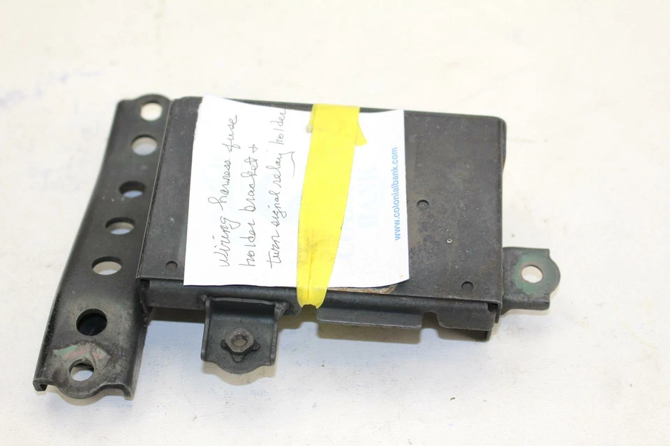 SOPORTE PORTAFUSIBLES SUZUKI 2005 BOULEVARD 01-04 INTRUDER VOLUSIA 800 OEM Foto 4 de 4