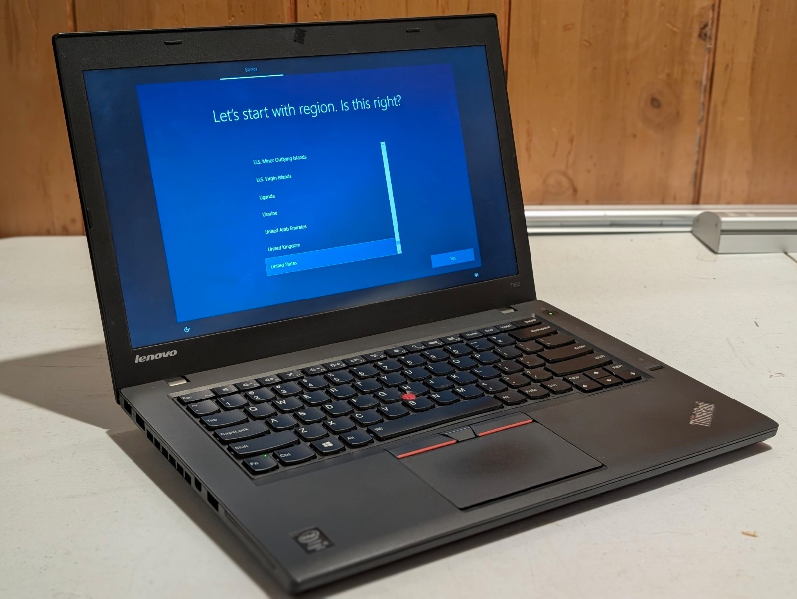 Lenovo ThinkPad T450, 14-Inch Laptop, with Intel Core i5-5300U, Windows 10 Home