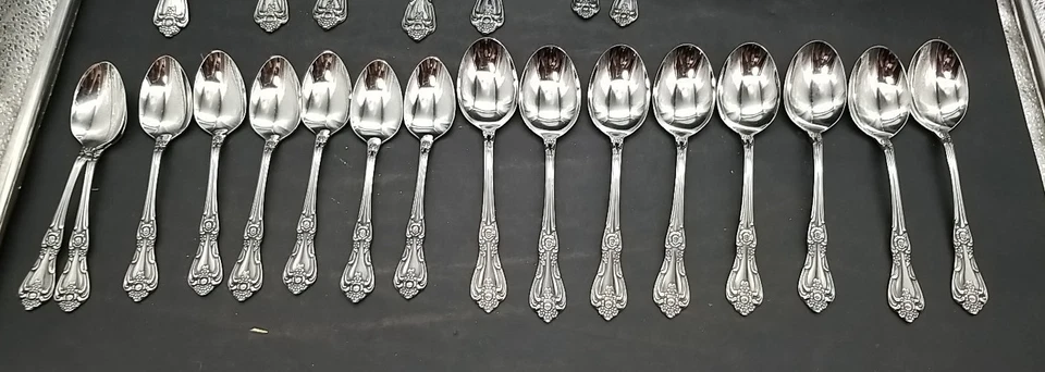 Wm. A. Rogers Premier Oneida PRESIDENT Flatware (8) 5pc Dinner & Hostess Set 7pc - Image 4 of 4