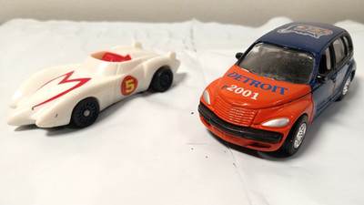 Lot of 2 Toy Cars: Speed Racer Mach 5 & Detroit Tigers 2001 PT Cruiser Diecast