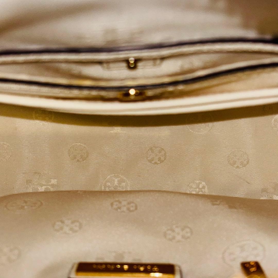 Tory Burch White Round Backpack Stylish Designer Bag thumbnail 9