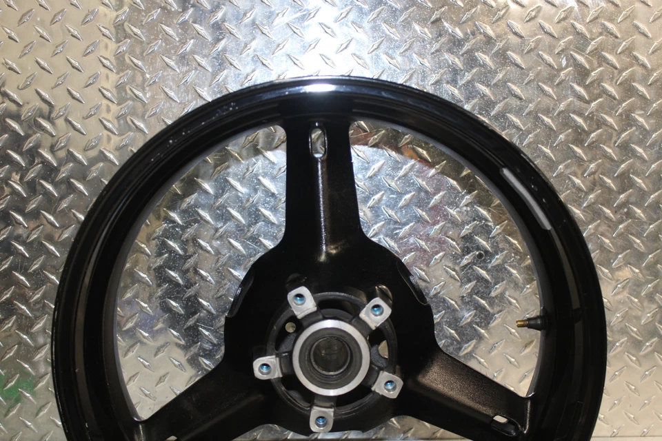 Llanta trasera Suzuki SV1000S 2007 64111-35F11-019 Foto 2 de 4