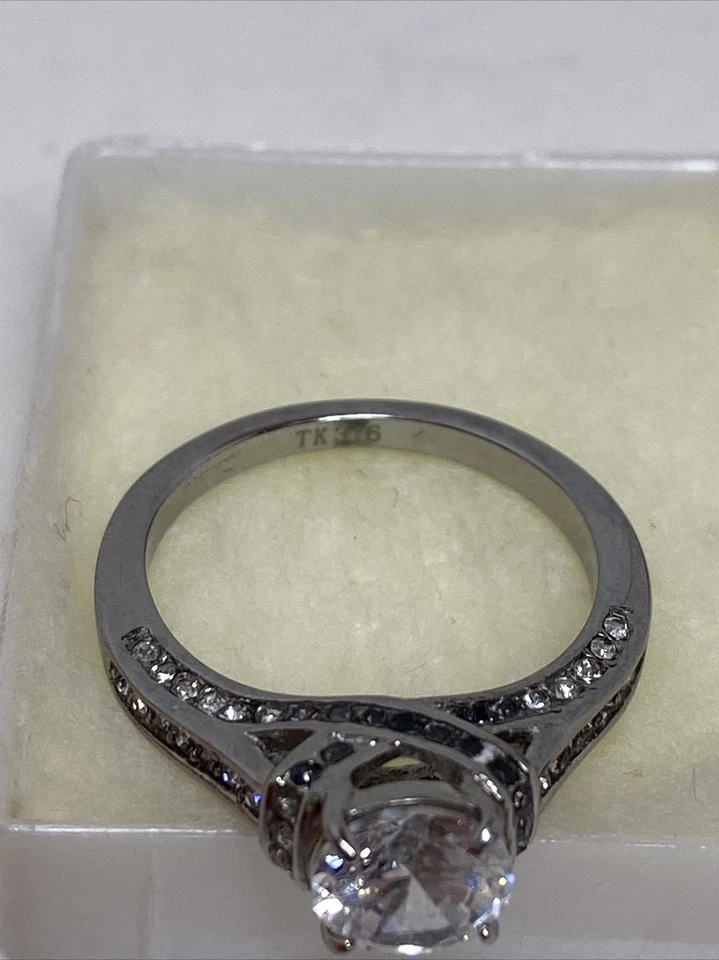 ANILLO DE COMPROMISO/BODA ACERO INOXIDABLE CIRCONITA CÚBICA TK316 Foto 4 de 4