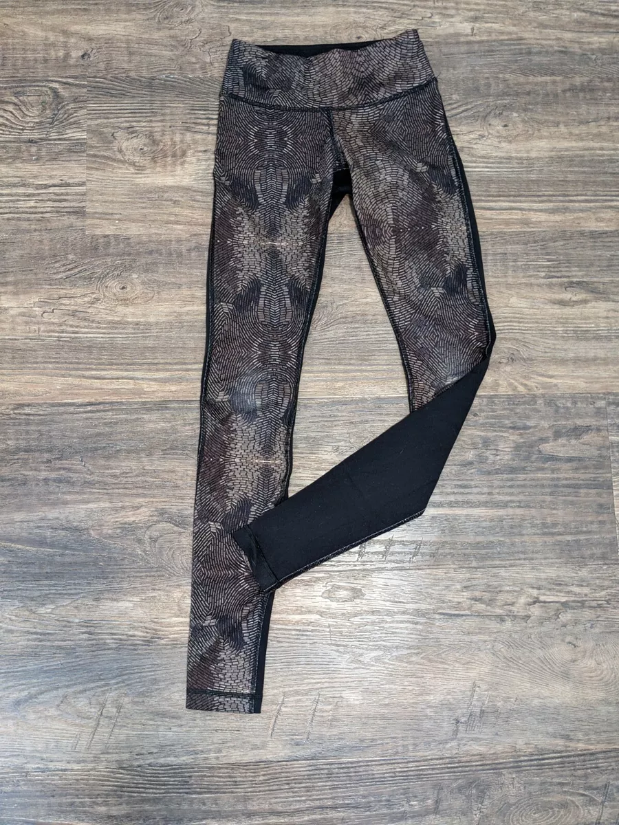 Womens lululemon leggings size 2 Gold and Black Metal or Beaded