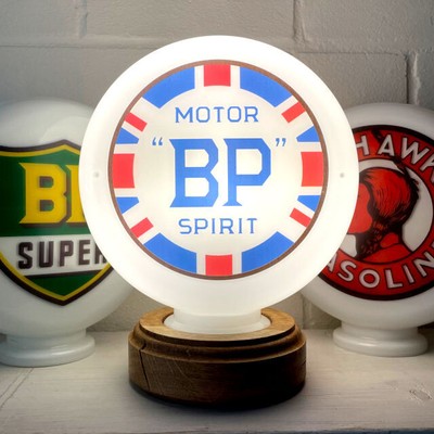 BP Motor Spirit UK Mini Benzin Gaspumpe Kugel, Massiveiche Holz Basis LED Schreibtischlampe