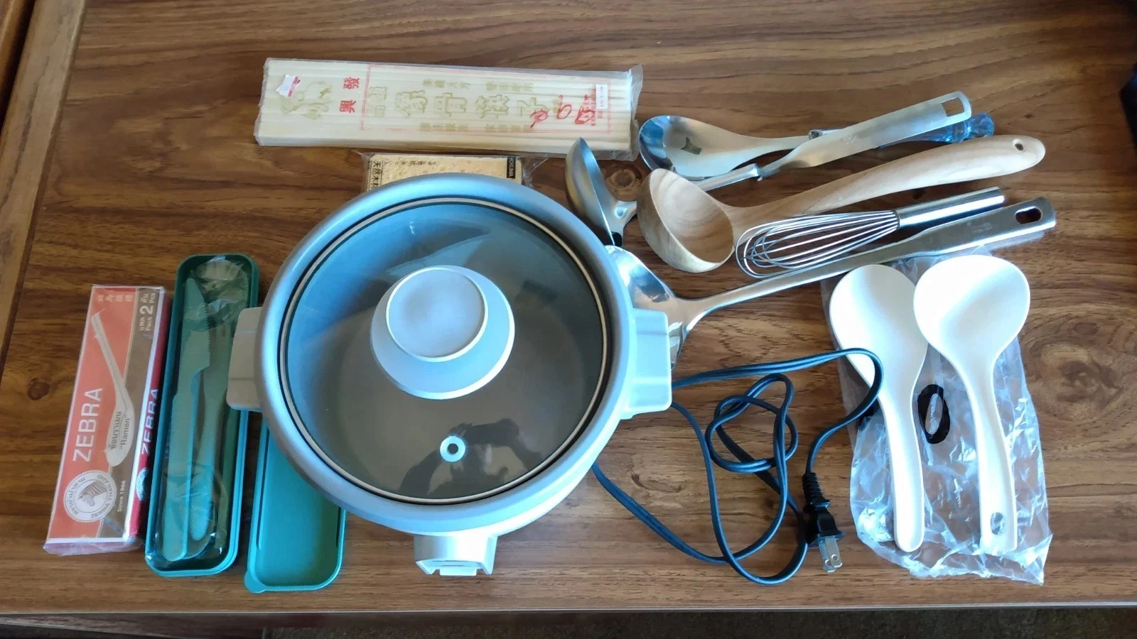 Zijorushi 3 Cup Rice Cooker, Dash Mini Rice Cooker, Rival Hand Mixer, EXTRAS