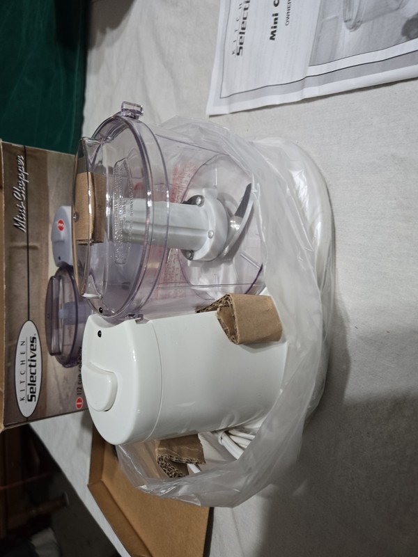 NIB Mini Chopper Kitchen Selctives Model MC-26