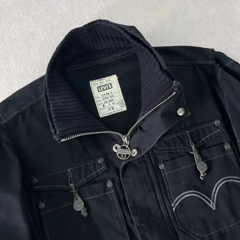 90s Levi's Two-Pocket Field Jacket Size 100 thumbnail 2