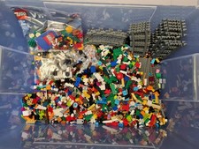 LEGO Konvolut ca 5kg, Figuren, Platten, Steine, Anleitungen, Schienen, Tiere