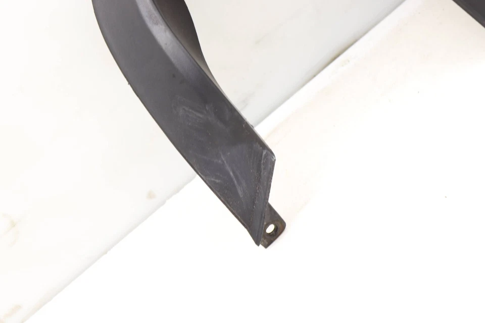 AUDI A6 2005-2008 - Cenefa de parachoques inferior trasera 4F5807521 Foto 3 de 4