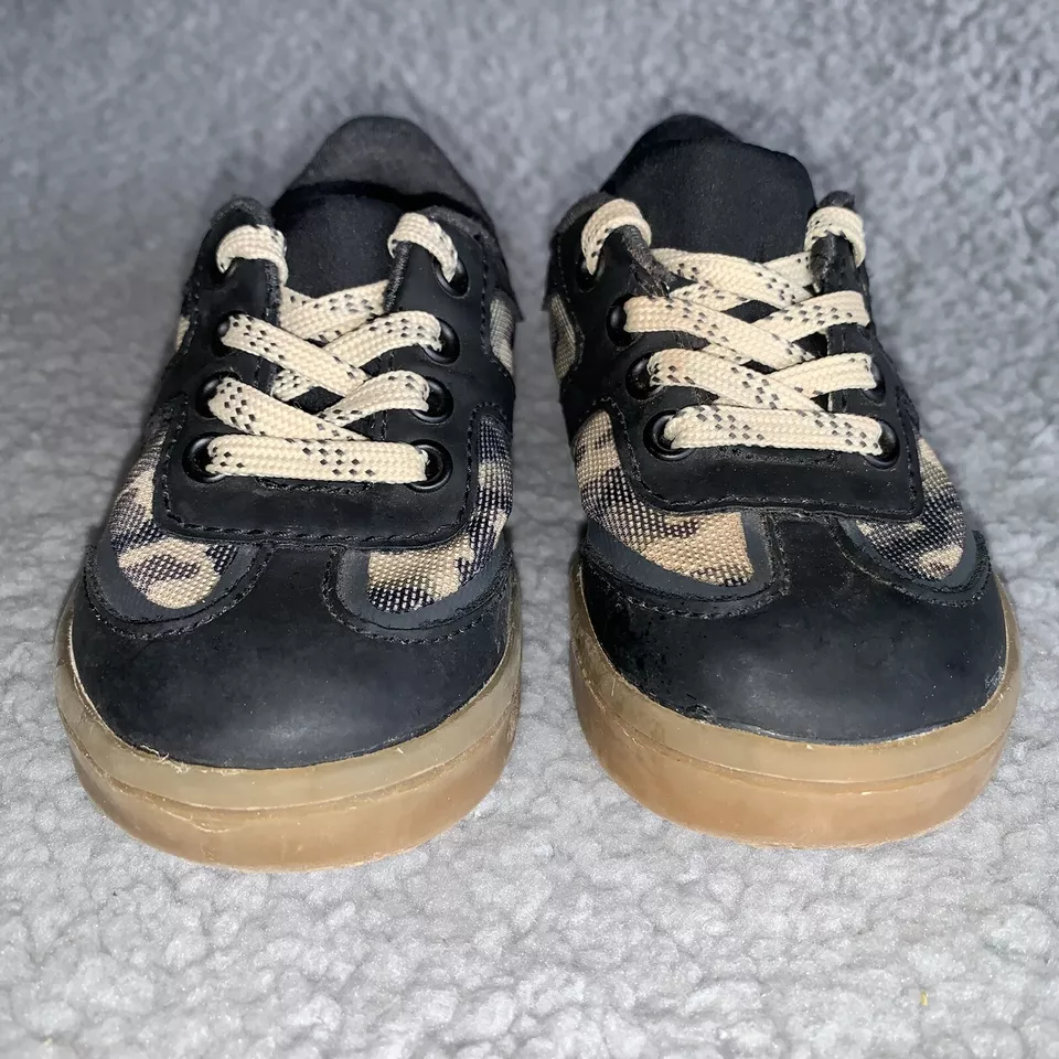 Zapatos Zara Niños Verde Tostado Negro Camuflaje Parte Superior Baja Lona Tenis Niños Pequeños Talla 5 Foto 2 de 4