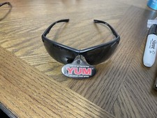 YUM Pradco Polarized Fishing Sunglasses Black Frame Frameless/rimless