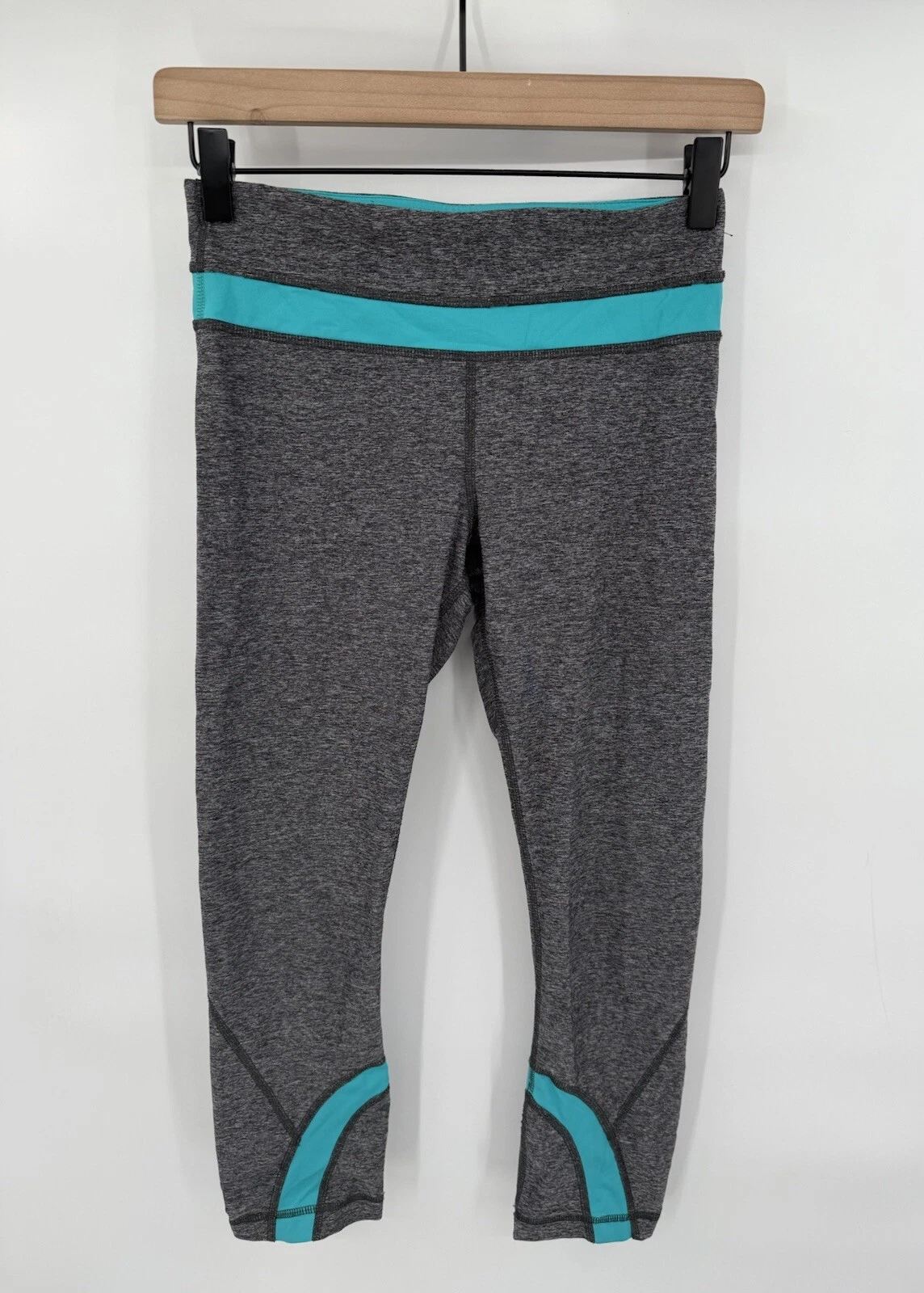 Lululemon Run Inspire Crop II All Luxtreme Black Blue Workout Leggings Size 4