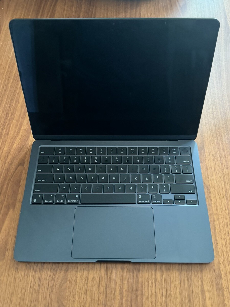 Apple MacBook Air 13-inch 2022 M2 / 8GB RAM / 512GB SSD / 10 Apple MacBook Air 13-inch 2022 M2 / 8GB RAM / 512GB SSD / 10