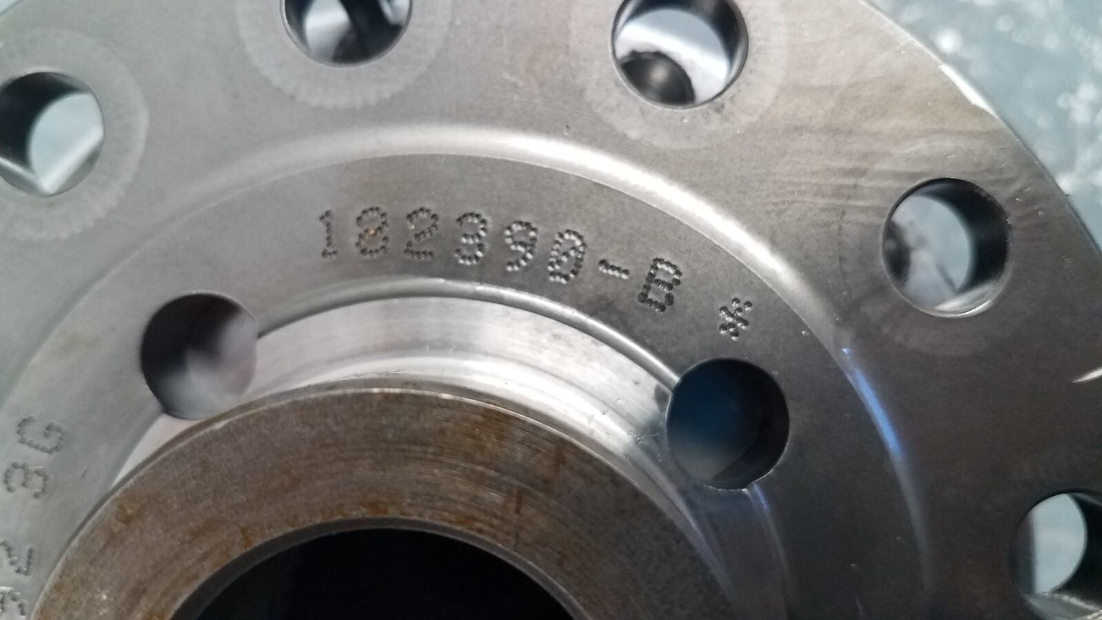Lamborghini Aventador OEM Rear Differential Carrier #7621 B5