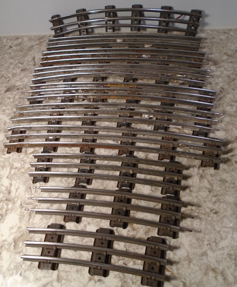 19 SECTIONS POSTWAR LIONEL O GAUGE 072 CURVE TRACKS NEED WORK - Image 3 of 4