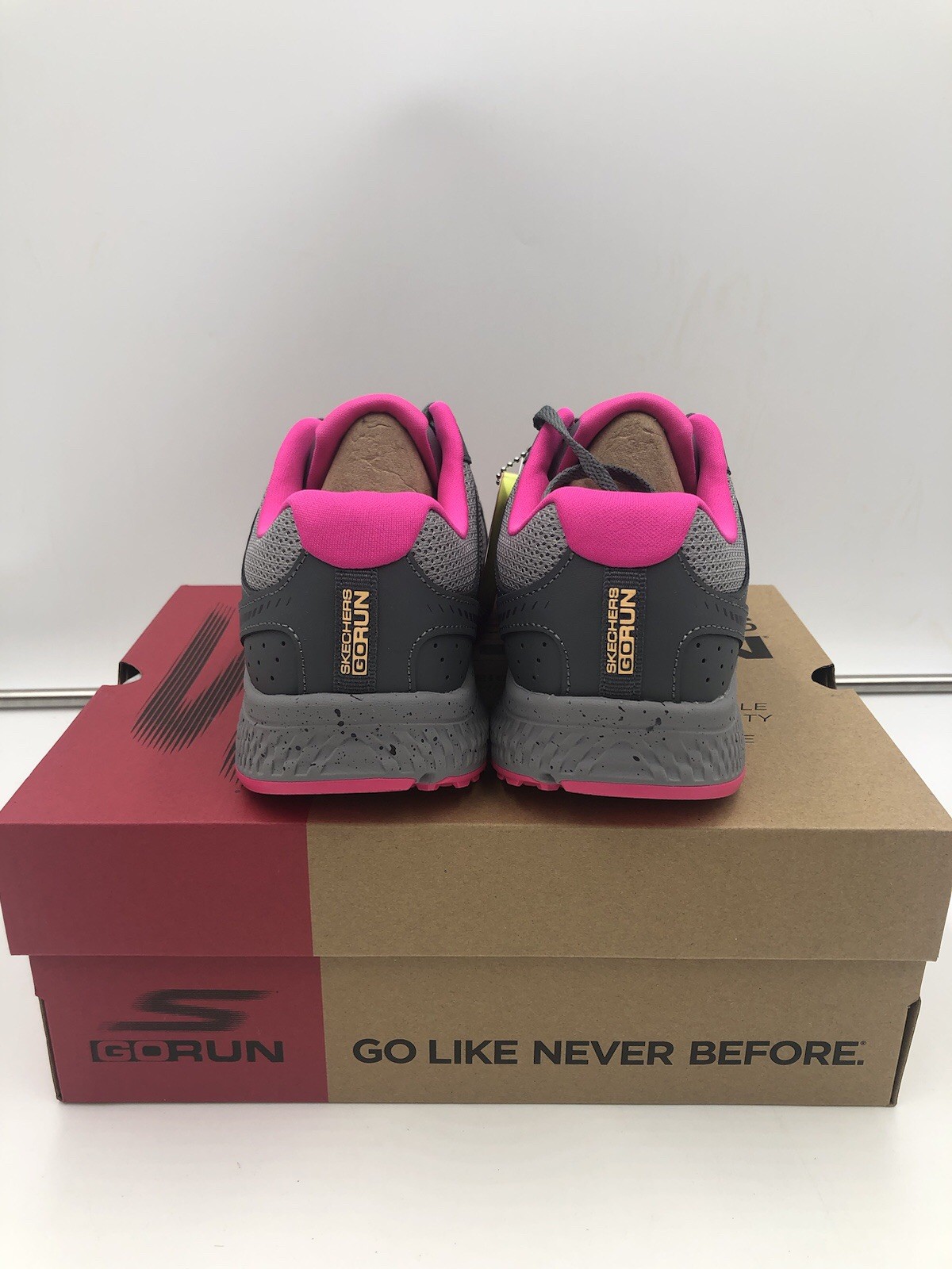 Skechers Go Run Consistent Vivid Horizon Sneaker Women's Sz 8.5 Wide Gray Pink •