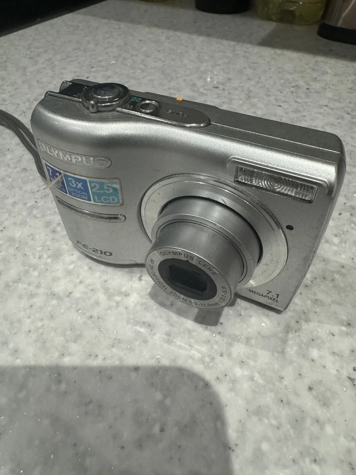 Olympus Digital Camera FE-310 8.0MP Silver Boxed SPARES REPAIRS - Image 3 of 4