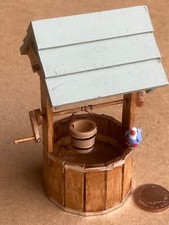 Puppenhaus Holz Garten Wunschbrunnen Ma&szlig;stab 1:12 Miniaturgarten A tumdee