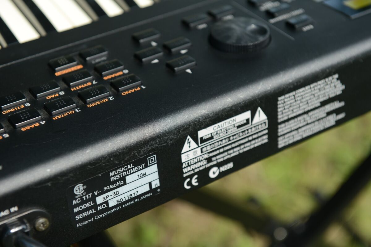 Vintage Roland XP-30 64 Voice Expandable Synthesizer - 61 Vintage Roland XP-30 64 Voice Expandable Synthesizer - 61