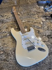 Squier By Fender Standard Stratocaster Chitarra elettrica - Corea
