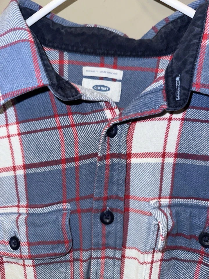 Camisa de franela antigua azul marino para hombre calce ajustado medio a cuadros azul gris rojo con botones Foto 3 de 4
