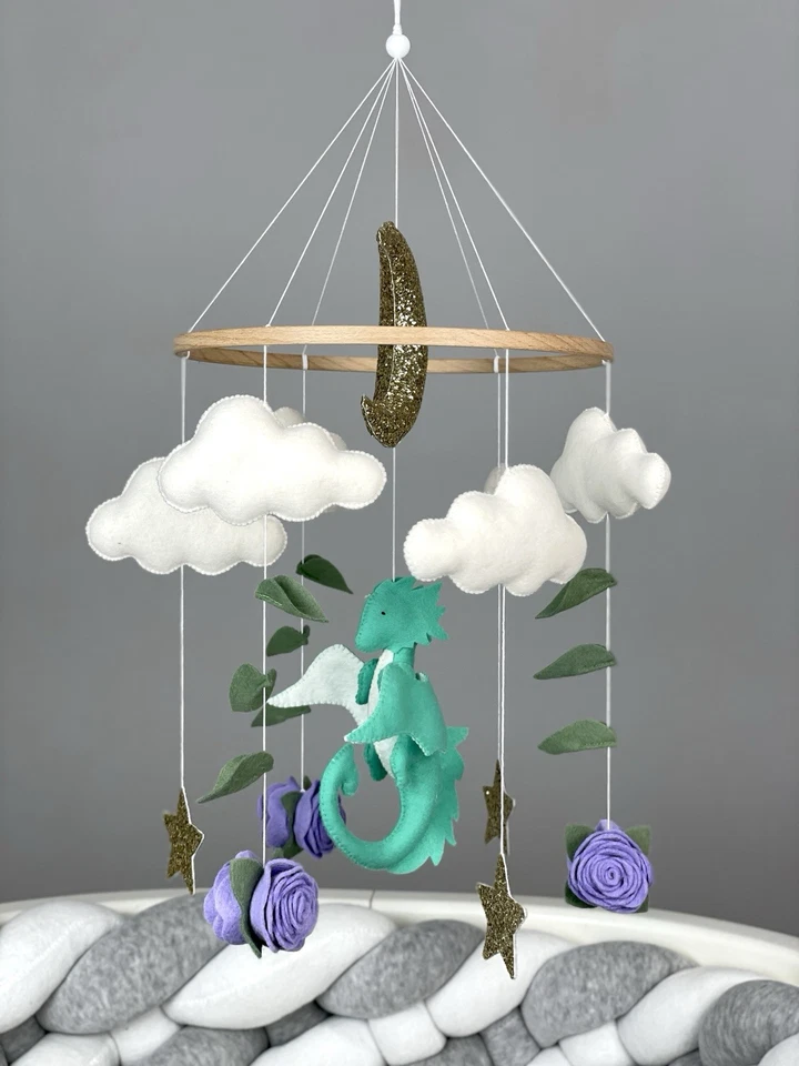 Dragón Bebé Móvil Niña Fantasía Guardería Decoración Verde Dragón Volador Oro Estrella Luna Foto 3 de 4