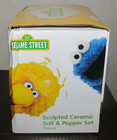 Sesame Street Oscar the Grouch Sculpted Ceramic Salt & Pepper Set in Box — photo 4