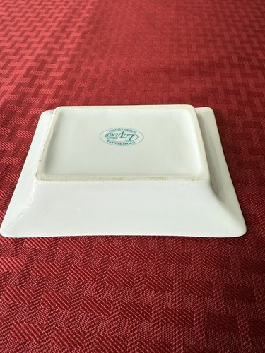 Porcelain White Soap Dish w/ Black "W" Monogram 5x3.75 inch by Eli Vero London - Picture 7 of 7
