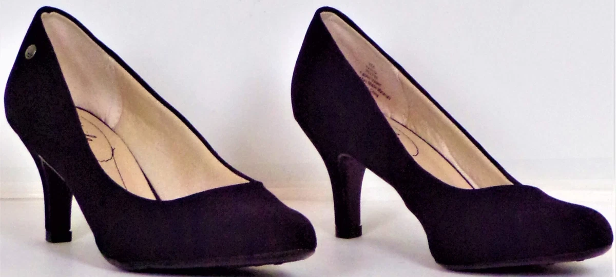 Cushioned pumps hotsell