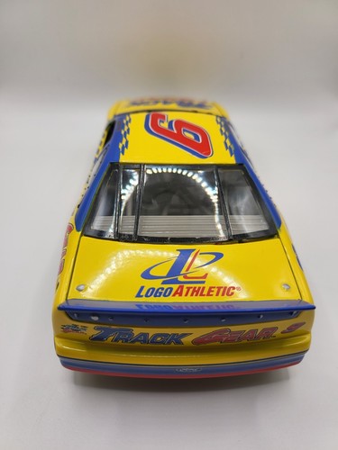 1997 Jeff Burton #9 Track Gear Limited Edition 1:24 Scale Diecast 1 of 3,500 - Picture 4 of 9
