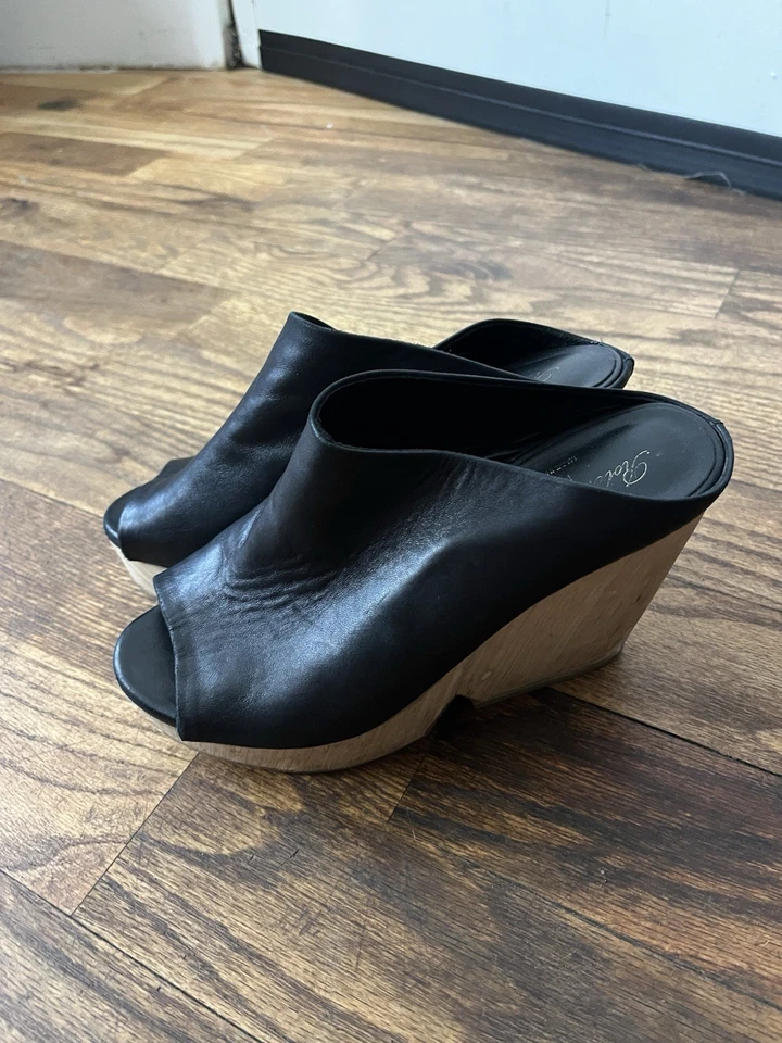 Zuecos de cuero Robert Clergerie abiertos en la parte delantera y trasera. Modelo Dinab, piel de cordero. Foto 4 de 4