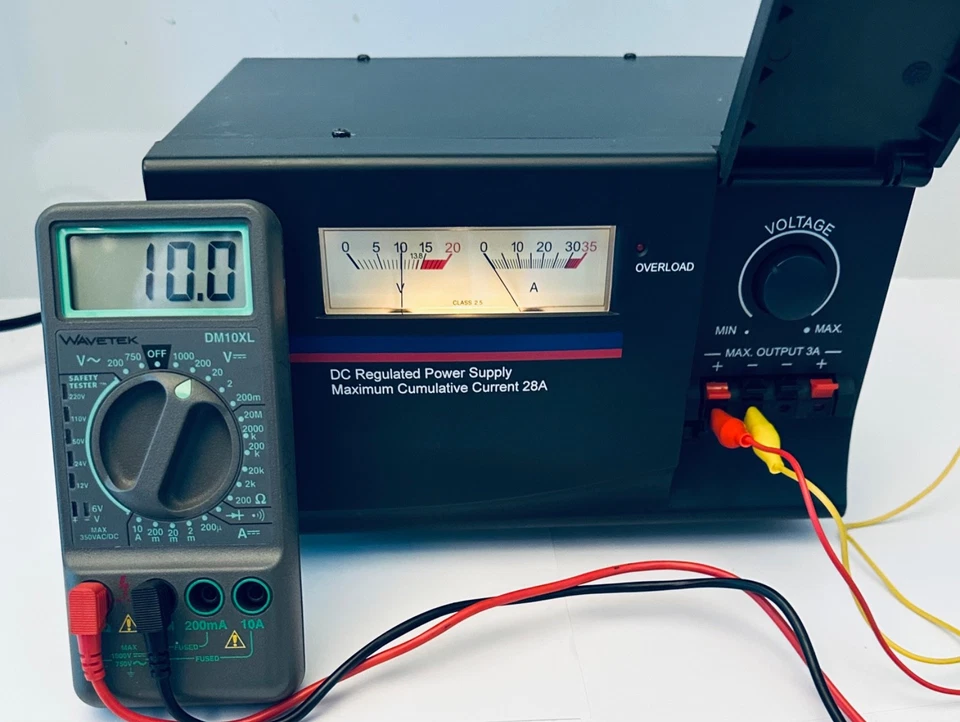 Fonte de alimentação CC BK Pr BK Precision 1689 resistente 1–15V 28A – Laboratórios RCA - Imagem 2 de 4