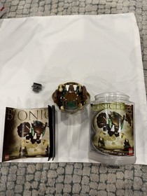 Lot 8  Lego Bionicle Sets 8561 8563 8565 8562 8564 8560 8567 8568