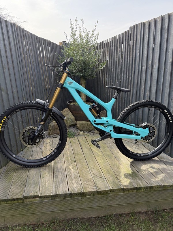Yt Tues core4 medium dh downhill bike 2023
