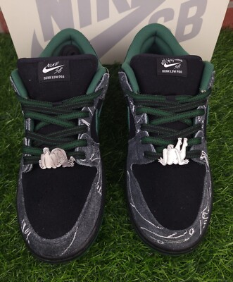 THERE Skateboards x Nike SB Dunk Low Black Gorge Green THERE Skateboards x Nike SB Dunk Low Black Gorge Green